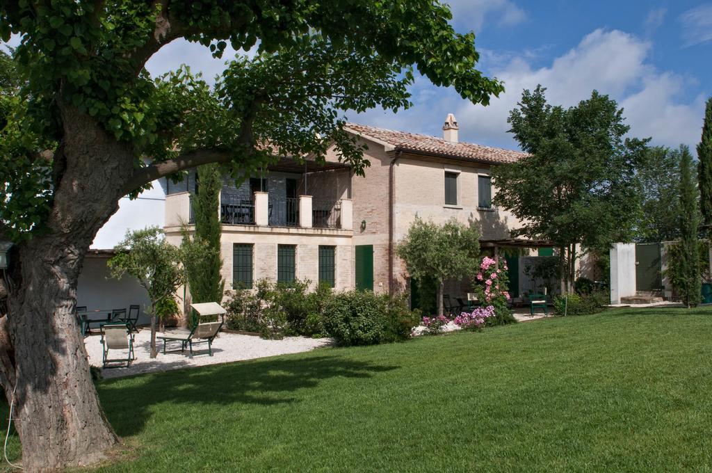 Vigna Sant' Amico Country House Morro d'Alba ภายนอก รูปภาพ